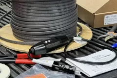 Plug in power connection for cut-to-length heating cable on a commercial jobsite